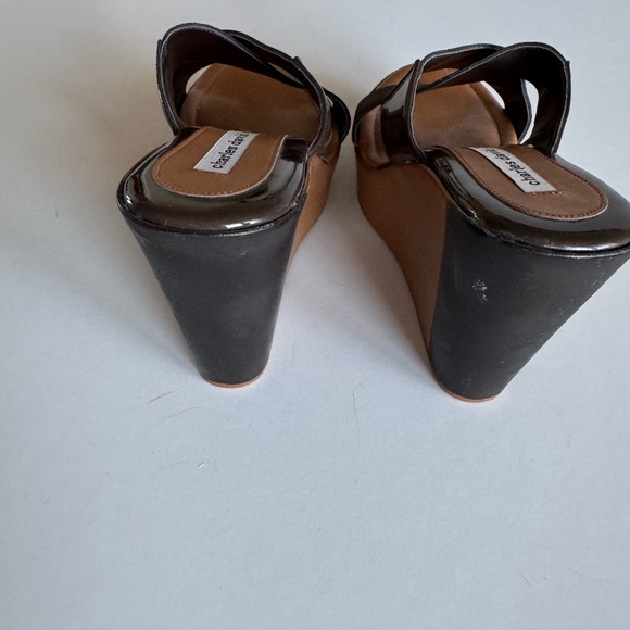 Charles David Platforms, Toffee & Brown, elastic straps across top, Size 38 NWOT - Picture 5 of 8